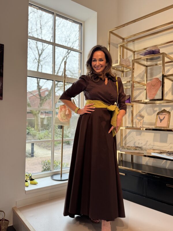 Prachtige bruine jurk