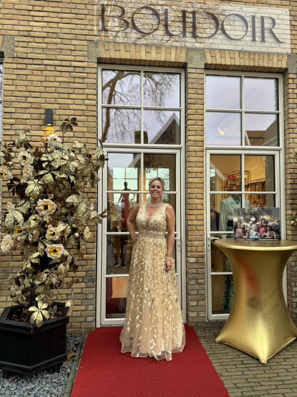 Gouden jurk met parels en pailletten