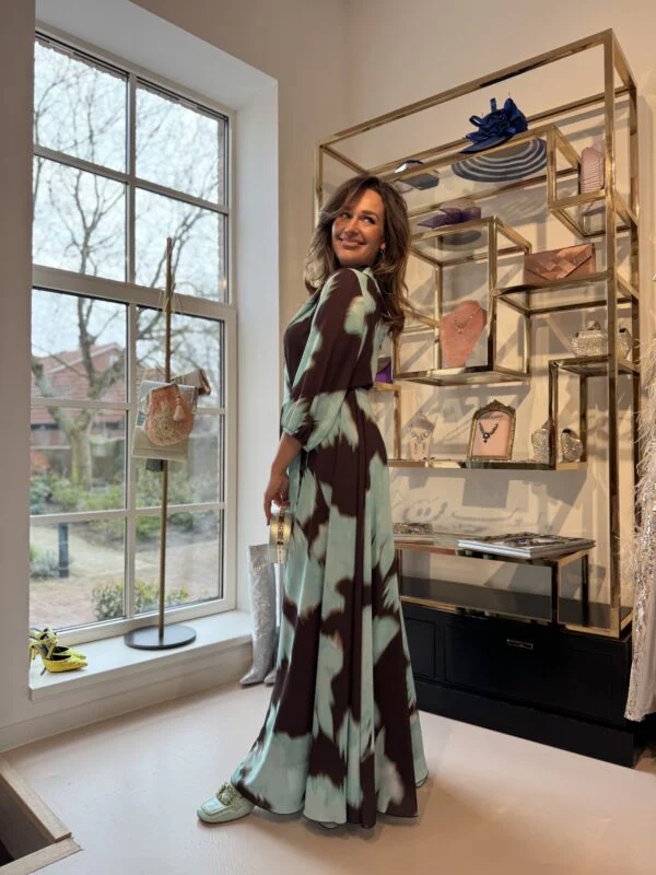 Prachtige bruine jurk met mint